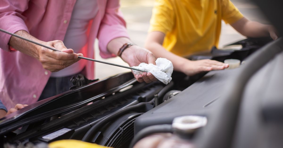 Vérifier les niveaux de sa voiture : le guide complet